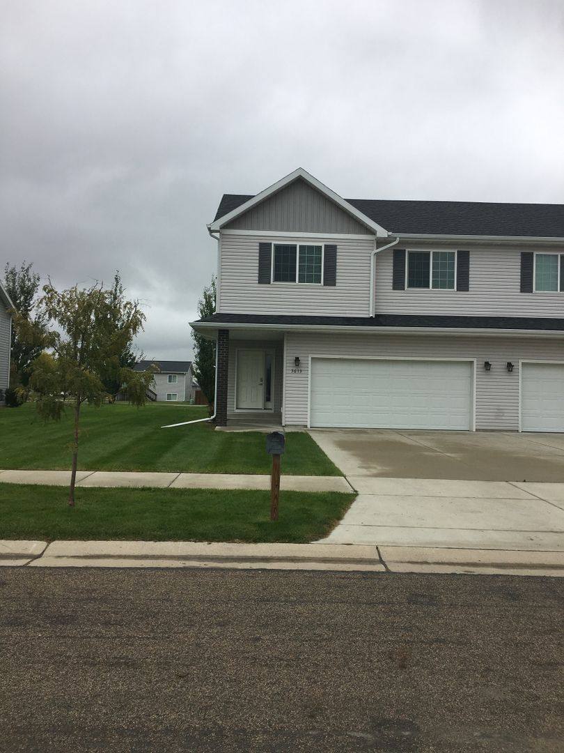 House for rent at 3613 15th St S, Moorhead, MN 56560