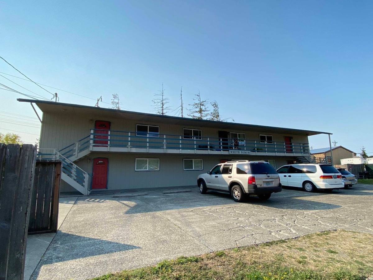 Apartment for rent at 1160 Ivy St, Reedsport, OR 97467