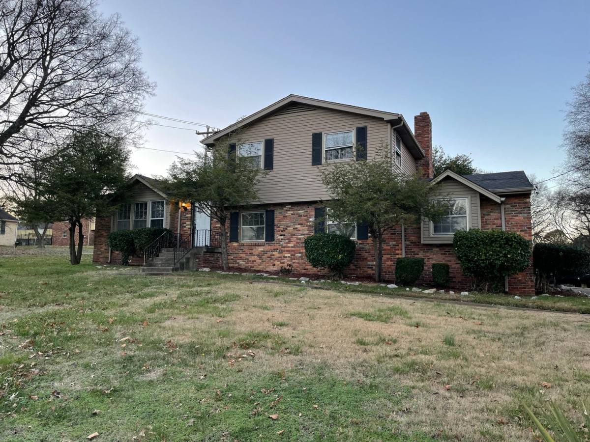 House for rent at 5425 Country Dr, Nashville, TN 37211