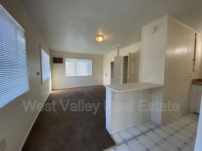 Apartment for rent at 725 1 2 Kern St #B, Taft, CA 93268