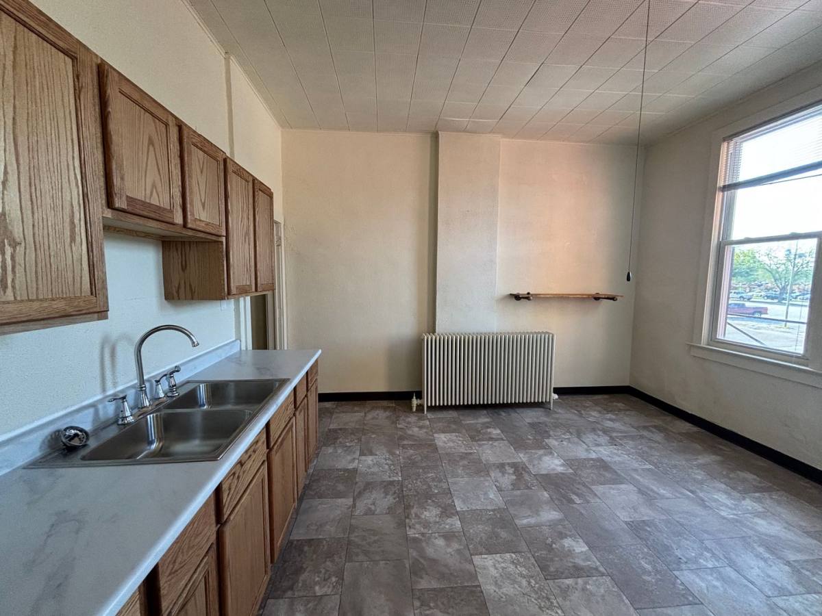 Apartment for rent at 611 Ohio St, Terre Haute, IN 47807