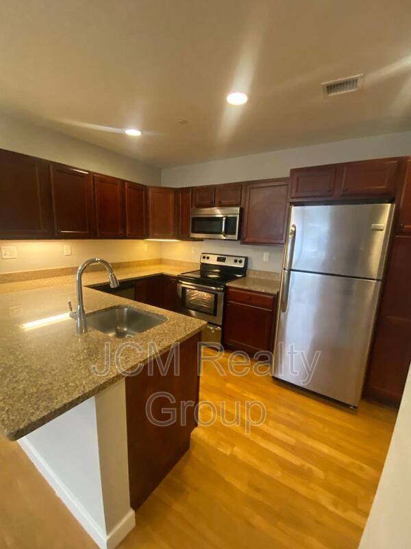 Apartment for rent at 20 Pond St #303 1st Floor, Braintree, MA 02184