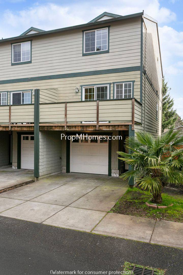 Apartment for rent at 8443 SE Brooklyn St, Portland, OR 97266
