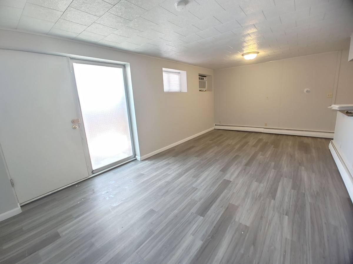 Apartment for rent at 221 Robinhood Lane, Bloomington, IL 61701