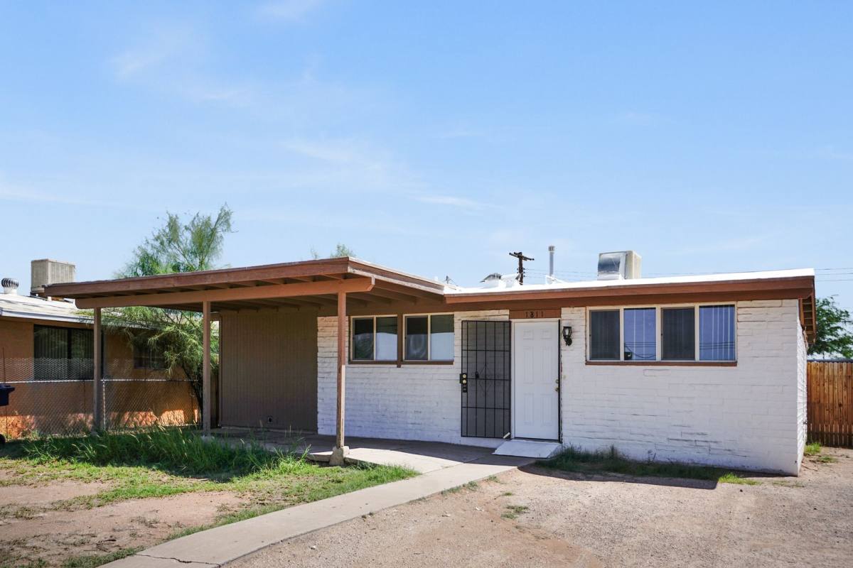House for rent at 1811 S Kitt Place, Tucson, AZ 85713