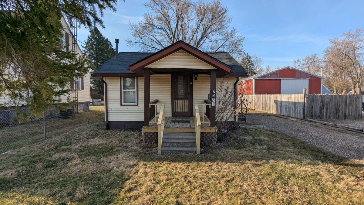 House for rent at 2432 31st St NE, Canton, OH 44705