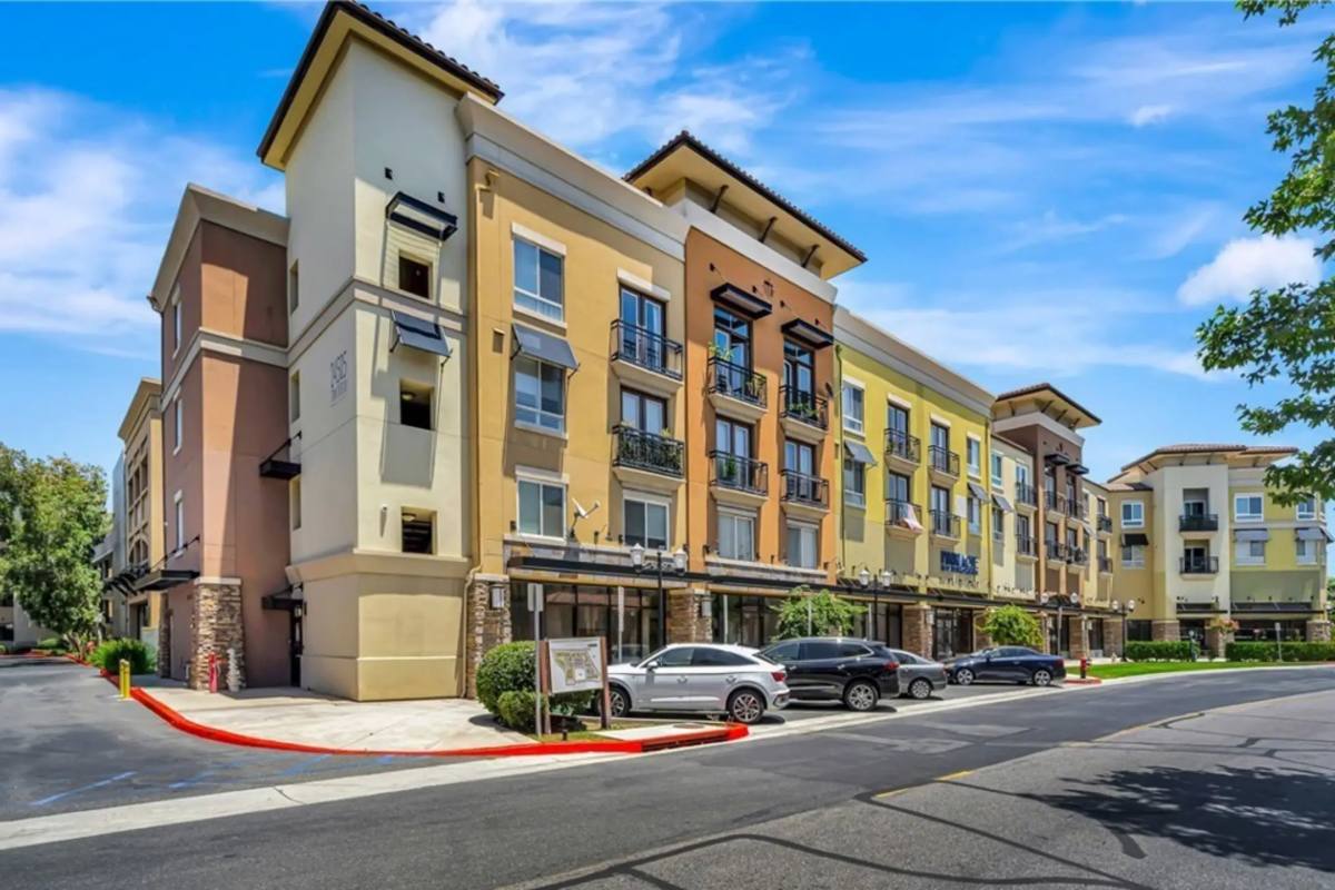 Condo for rent at 24505 Town Center Dr, Valencia, CA 91355