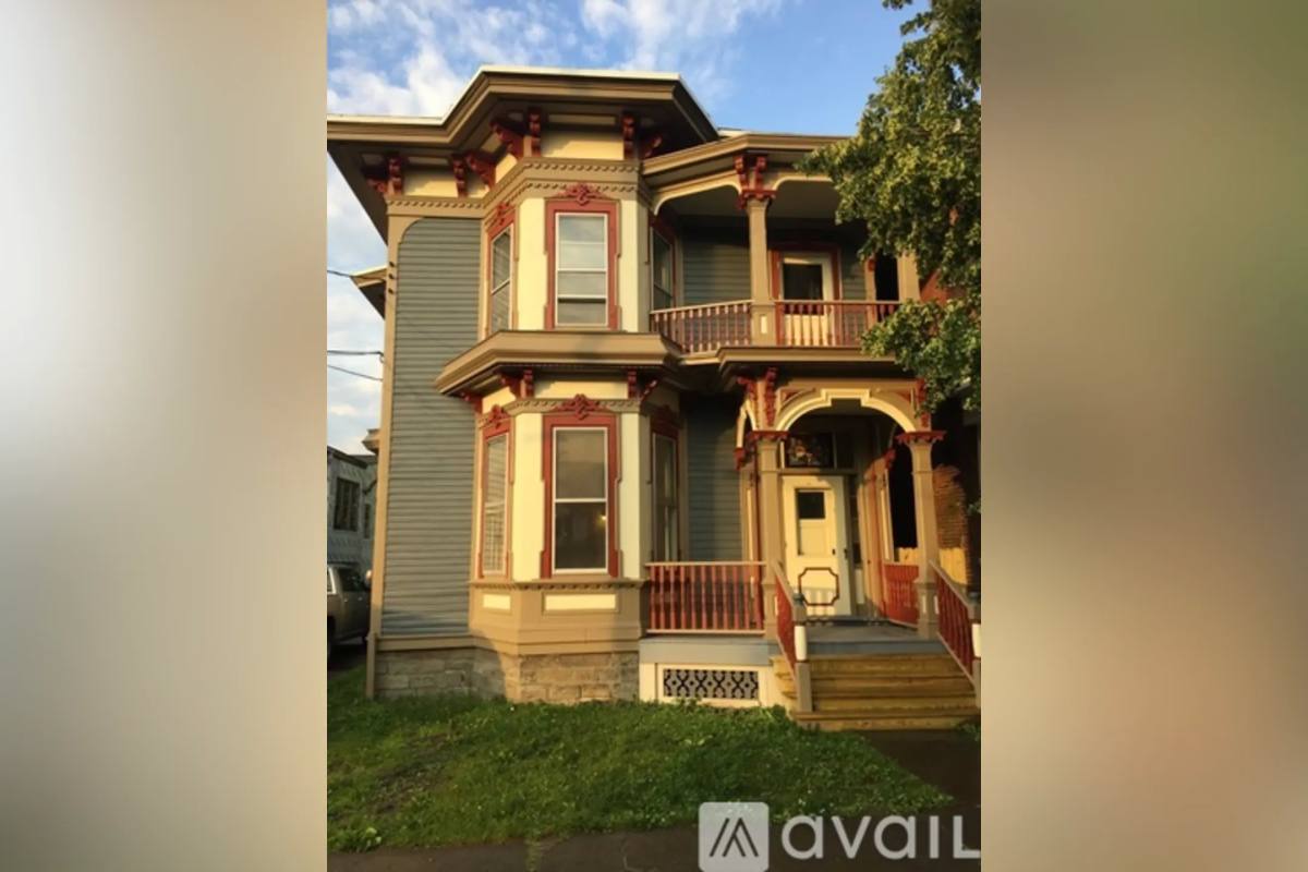 Apartment for rent at 129 W 4th St #5, Oswego, NY 13126