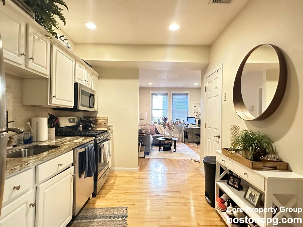 Apartment for rent at 464 Hanover St #4, Boston, MA 02113