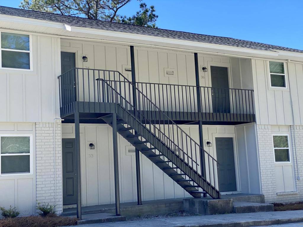 Apartment for rent at 303 E 2nd St, Springfield, GA 31329