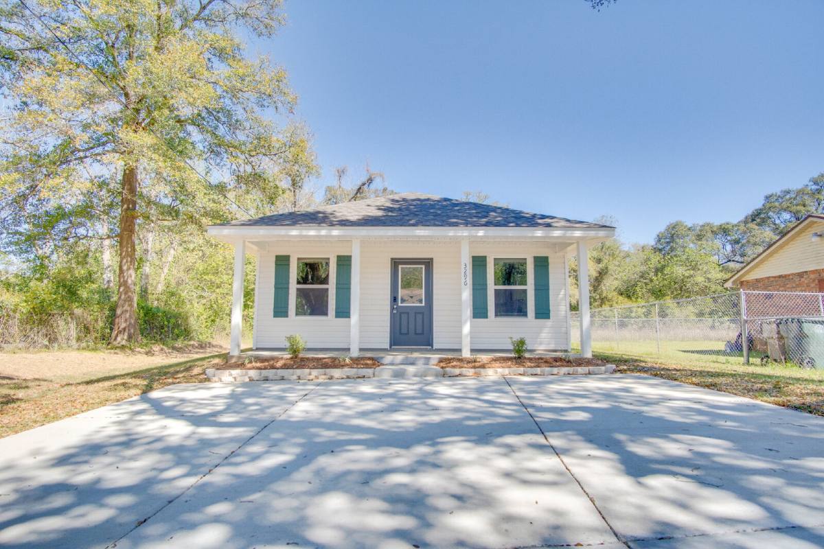 House for rent at 3296 W Cross St, Pensacola, FL 32505