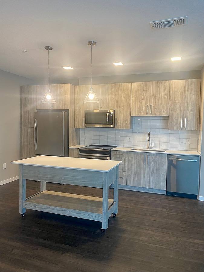 Apartment for rent at 2 Tyler St, Tampa, FL 33602