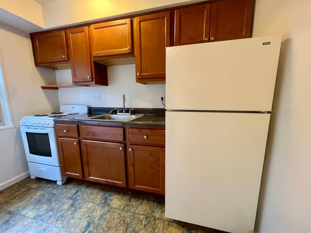 Apartment for rent at 400 4th St, Oakmont, PA 15139