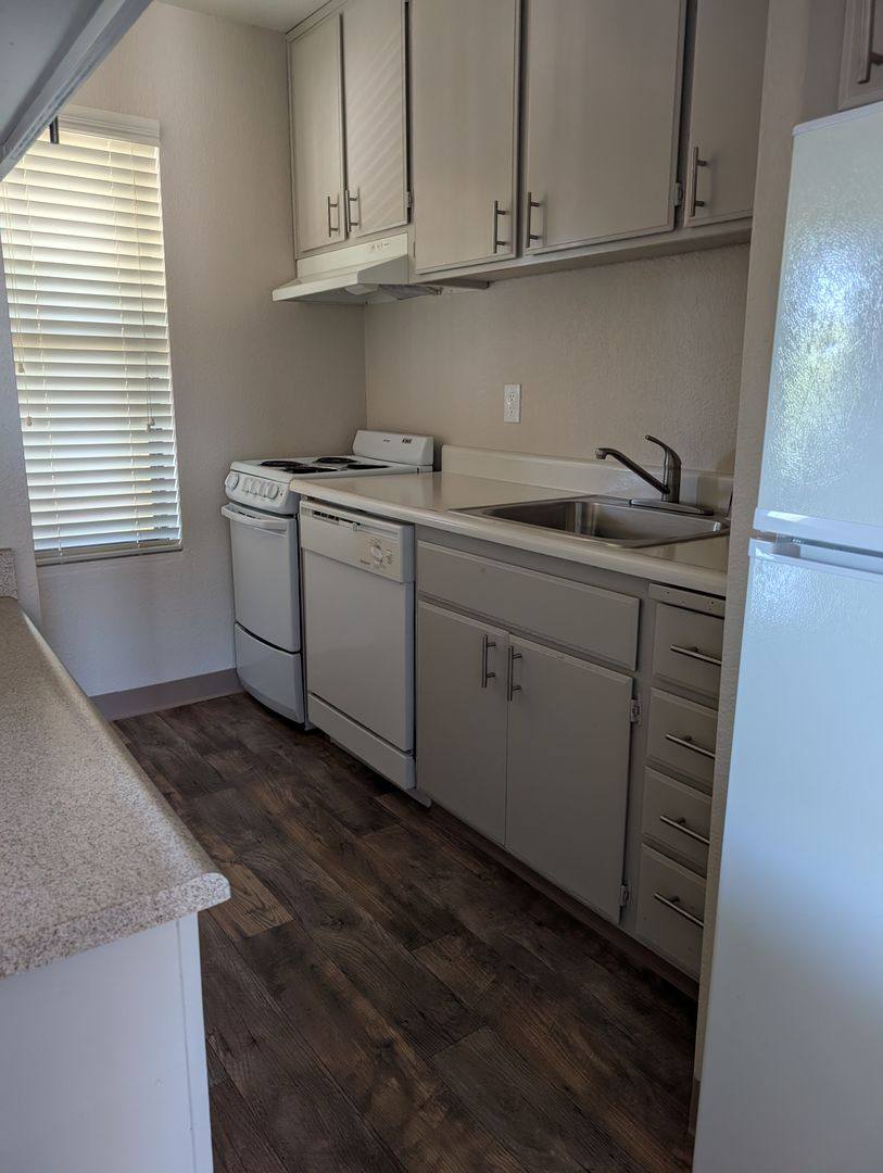 Apartment for rent at 5915 Kenneth Ave, Carmichael, CA 95608