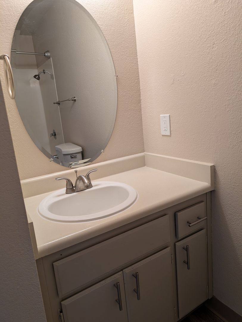 Apartment for rent at 5915 Kenneth Ave, Carmichael, CA 95608