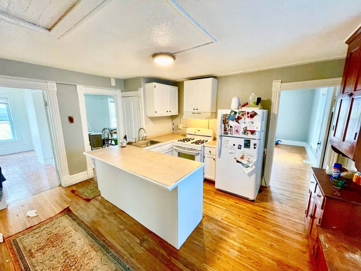 Apartment for rent at 3118 Pleasant Ave, Minneapolis, MN 55408