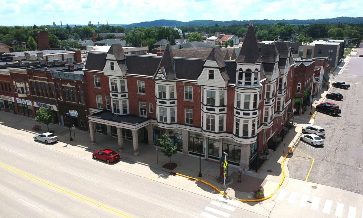 Apartment for rent at 204 E Main St, Reedsburg, WI 53959