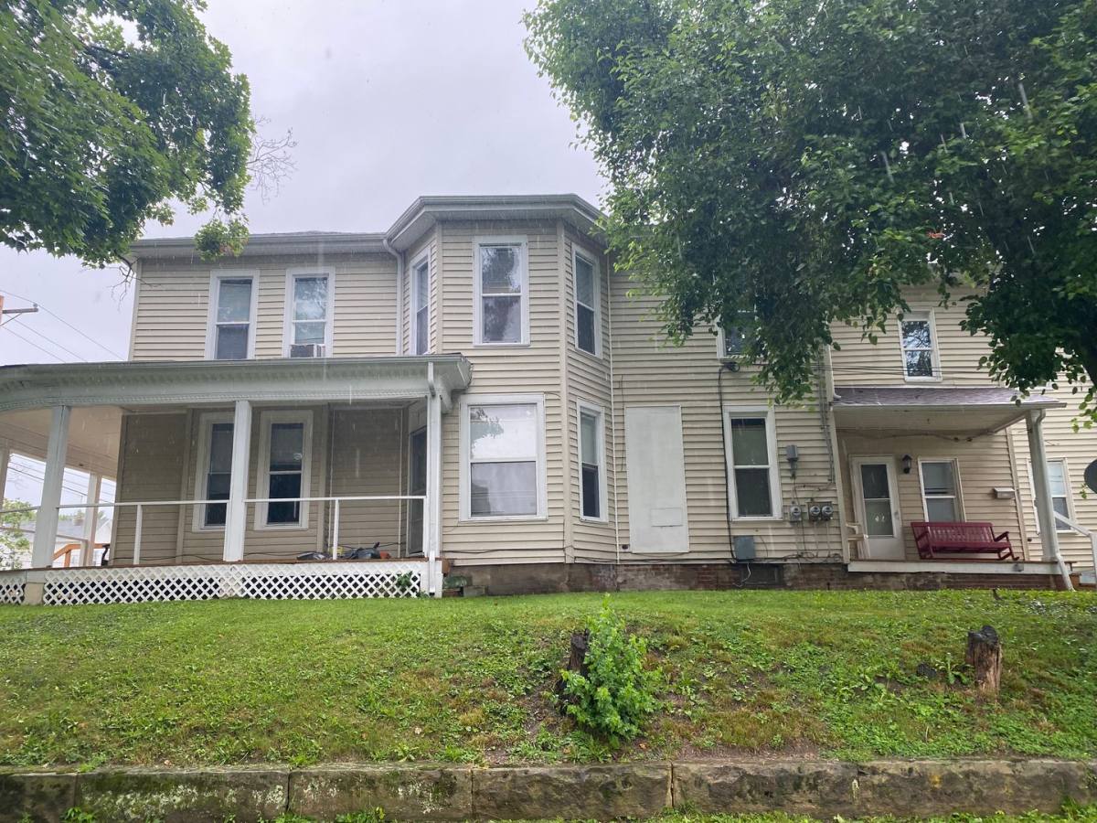 Apartment for rent at 238 S Maple, Lancaster, OH 43130