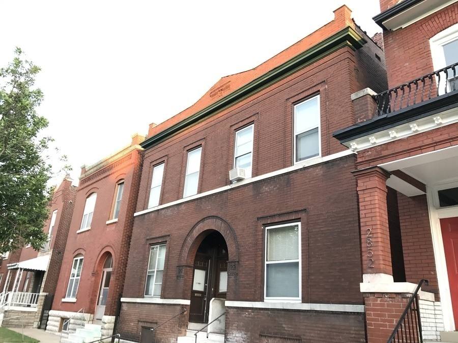 Apartment for rent at 2848-50 Wyoming, Saint Louis, MO 63118