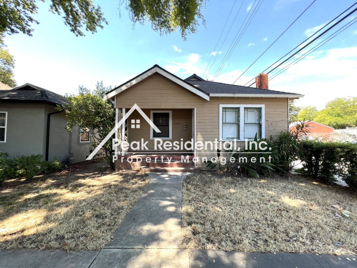 House for rent at 2216 9th St, Sacramento, CA 95818