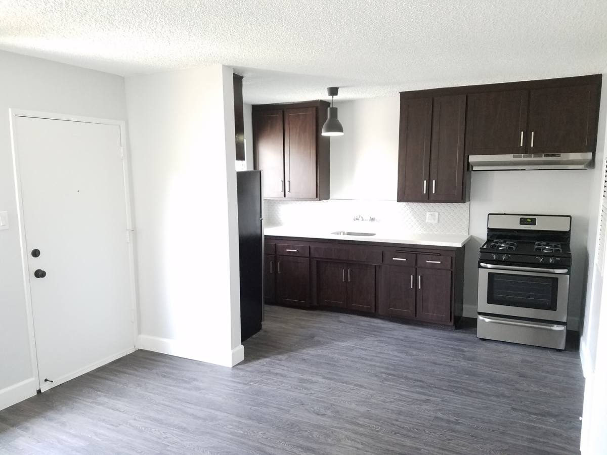 Townhouse for rent at 438-440 E Acacia Ave, Glendale, CA 91205