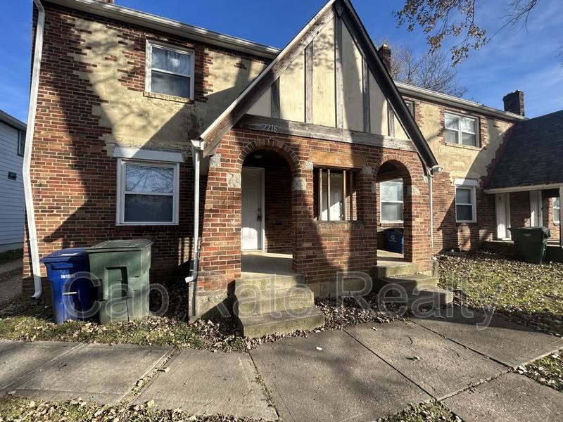 Townhouse for rent at 2216 Homestead Dr, Columbus, OH 43211