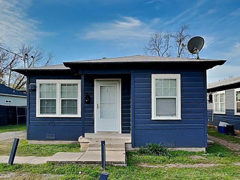 House for rent at 2805 Carter St, Dallas, TX 75210