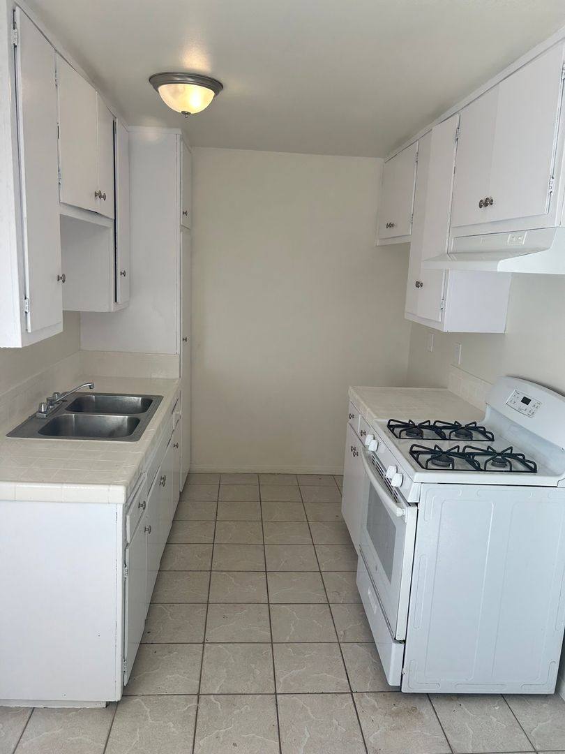 Apartment for rent at 4623 Canoga St, Montclair, CA 91763