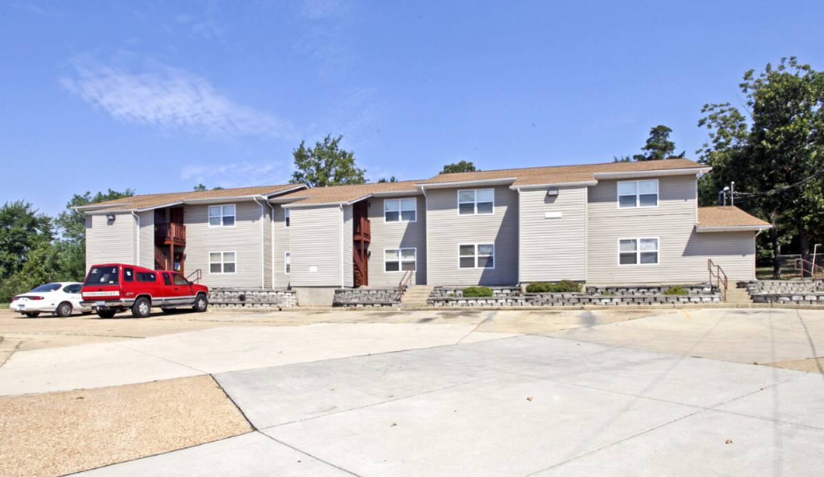 Apartment for rent at 1040 Plaza Court, Saint Clair, MO 63077