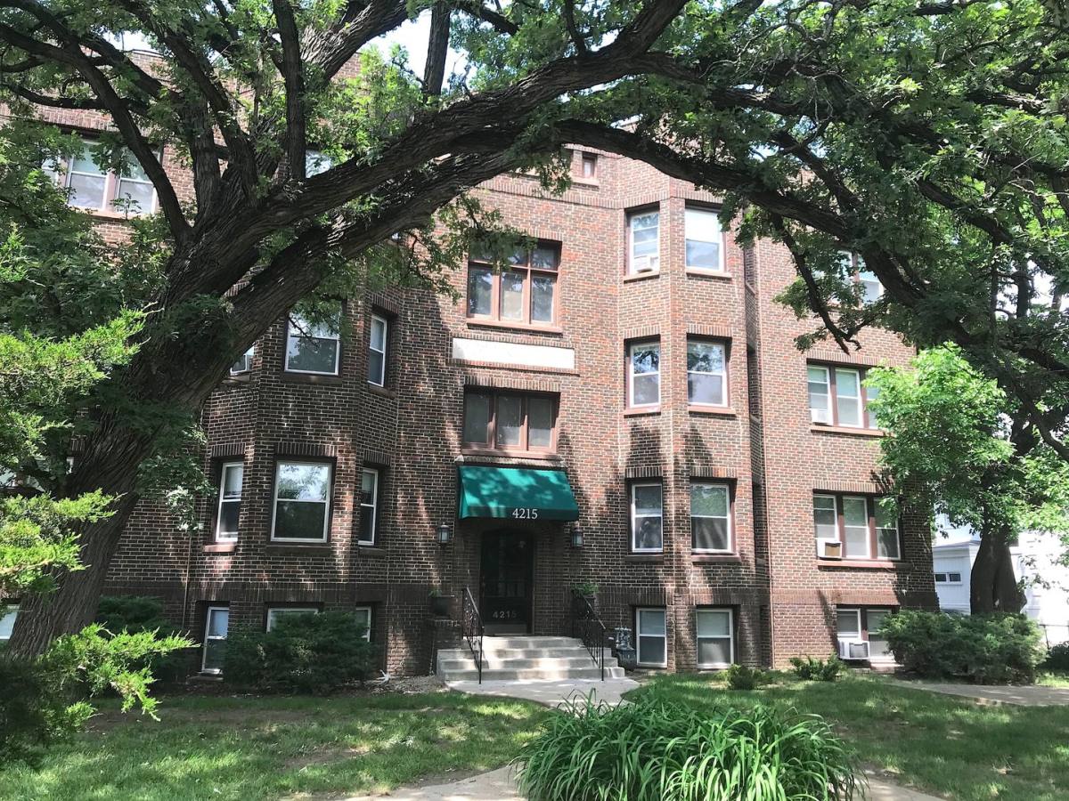 Apartment for rent at 4215 Grand Ave, Des Moines, IA 50312