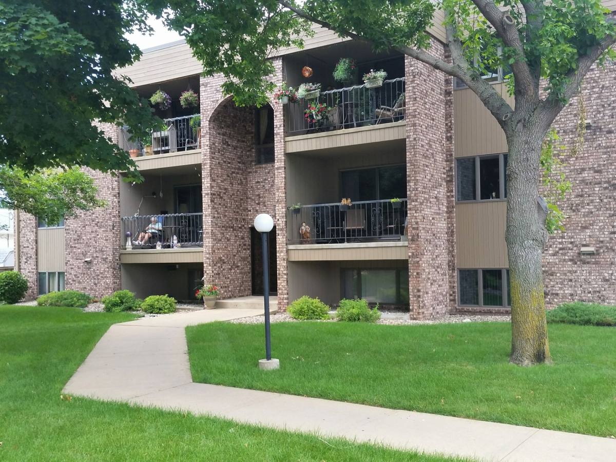 Apartment for rent at 3901 & 3909 S Cathy, Sioux Falls, SD 57106