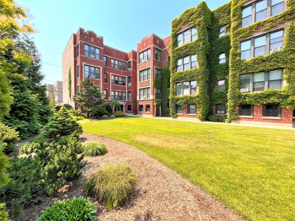 Apartment for rent at 4840-46 S Indiana Ave, Chicago, IL 60615