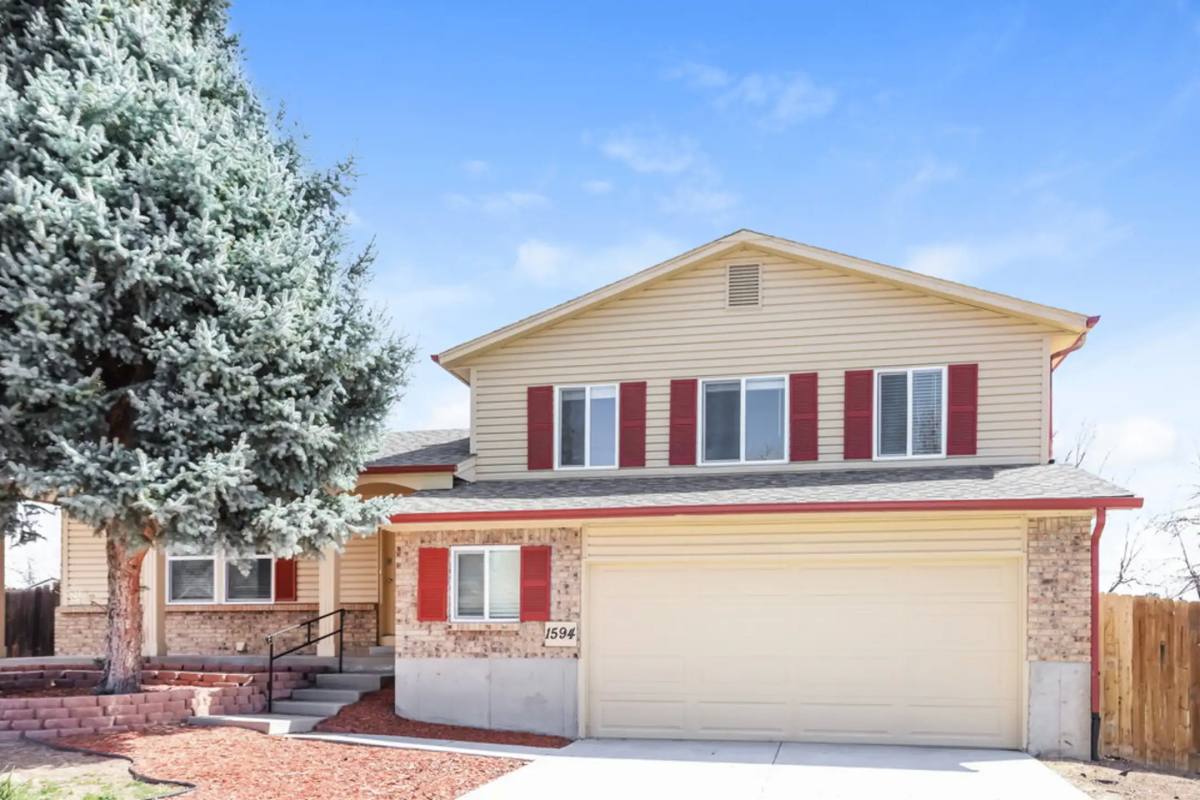 House for rent at 1594 S Dawson St, Aurora, CO 80012