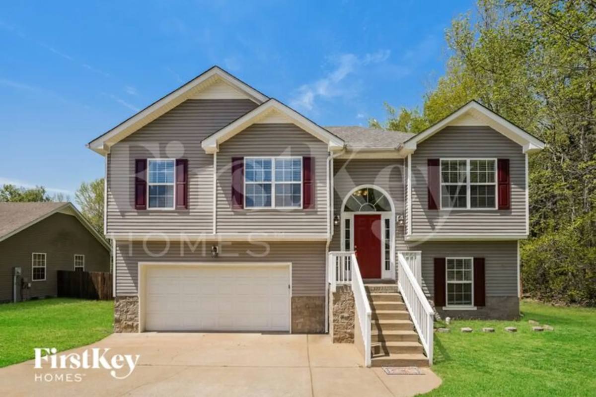 1313 Mutual Dr, Clarksville, TN 37042