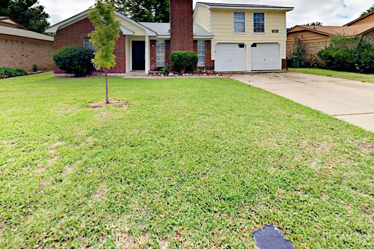 House for rent at 608 Dayton Rd, Mansfield, TX 76063