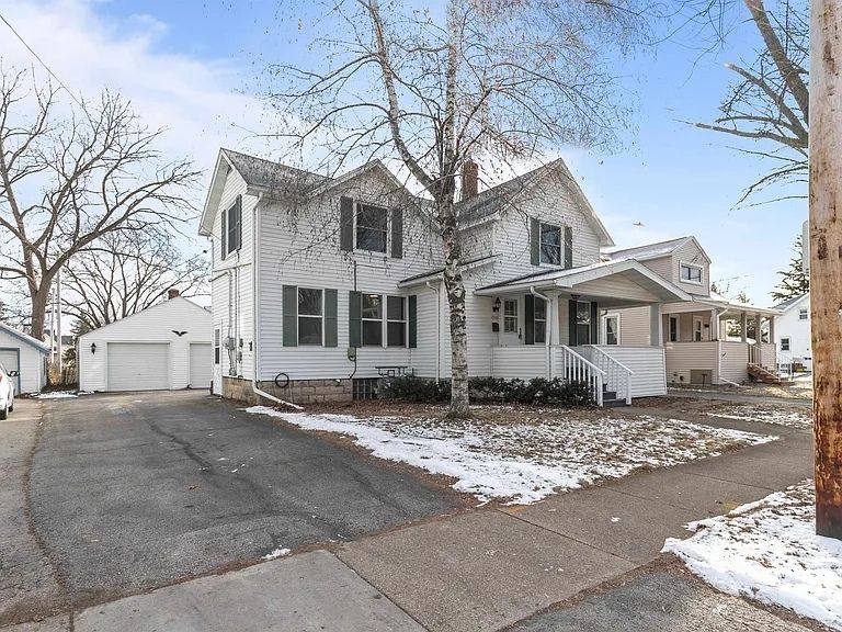 Apartment for rent at 1506 N Oneida St, Appleton, WI 54911