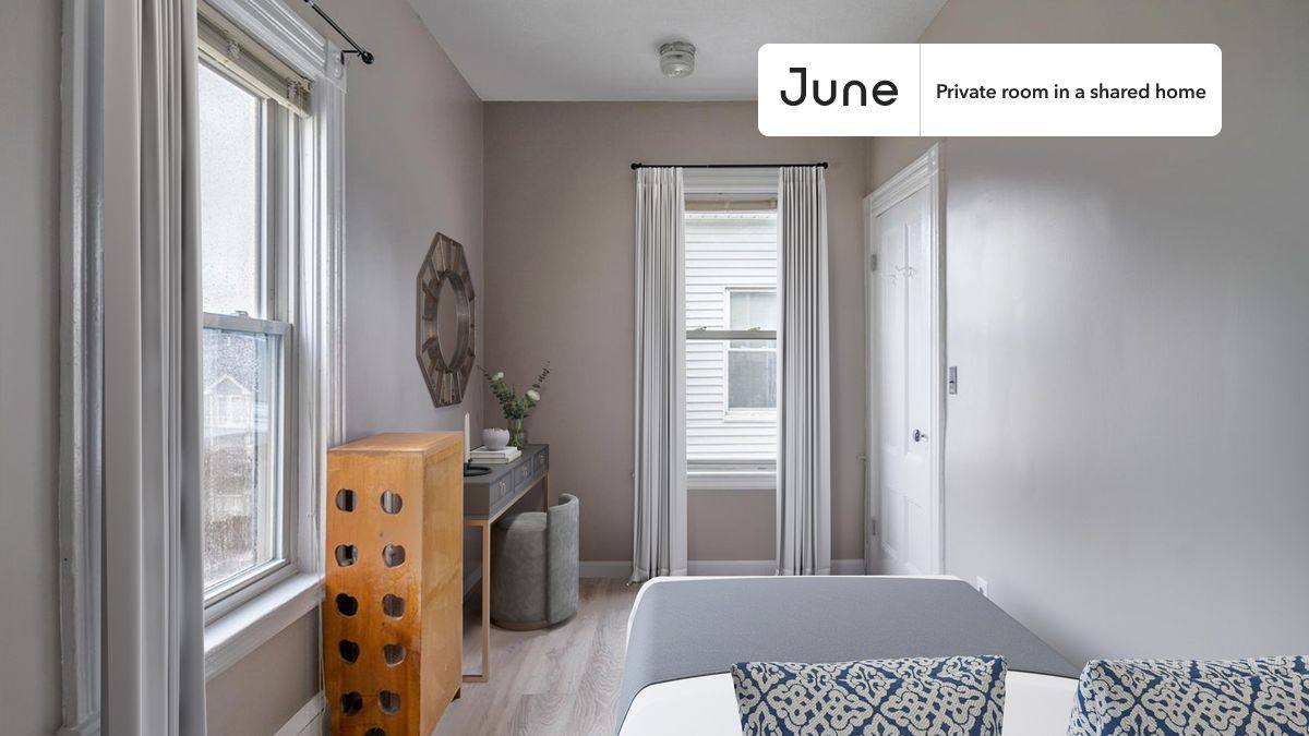Apartment for rent at 106 Beacon St E, Somerville, MA 02143