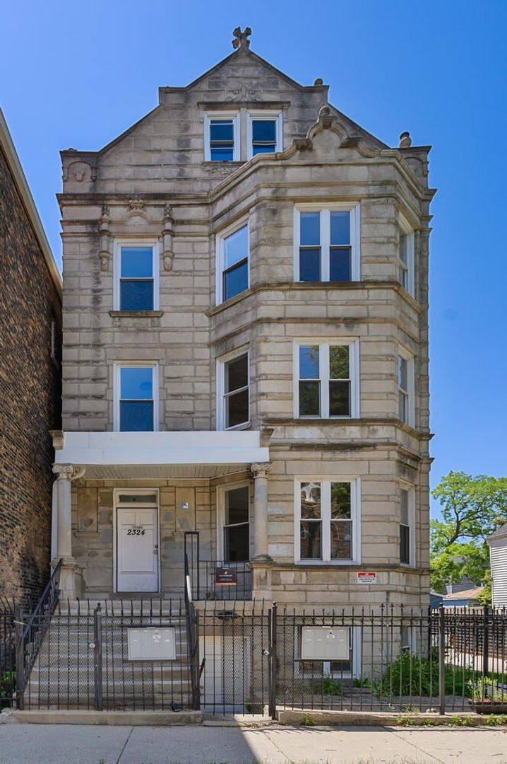 Apartment for rent at 2320-24 S Sacramento, Chicago, IL 60623