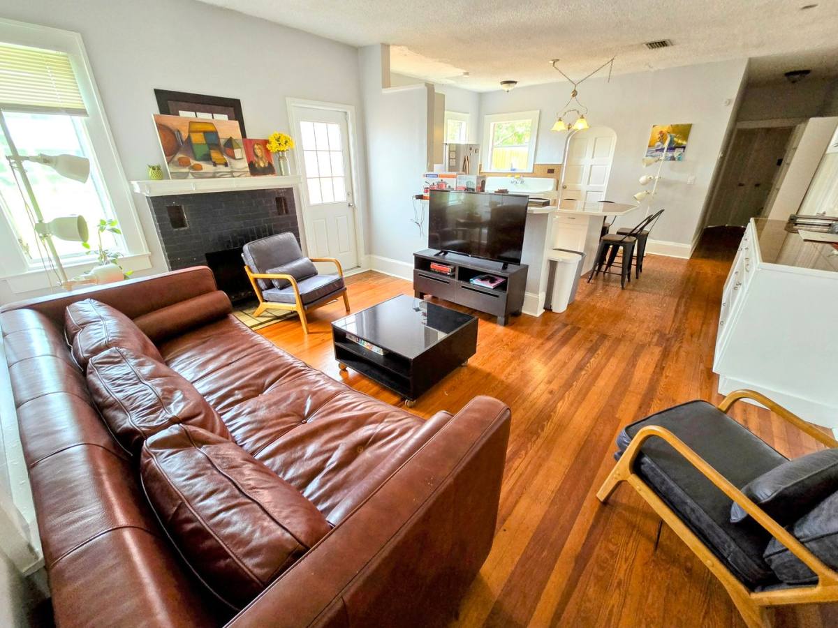 Apartment for rent at 3802 Carolina Ave, Sarasota, FL 34234