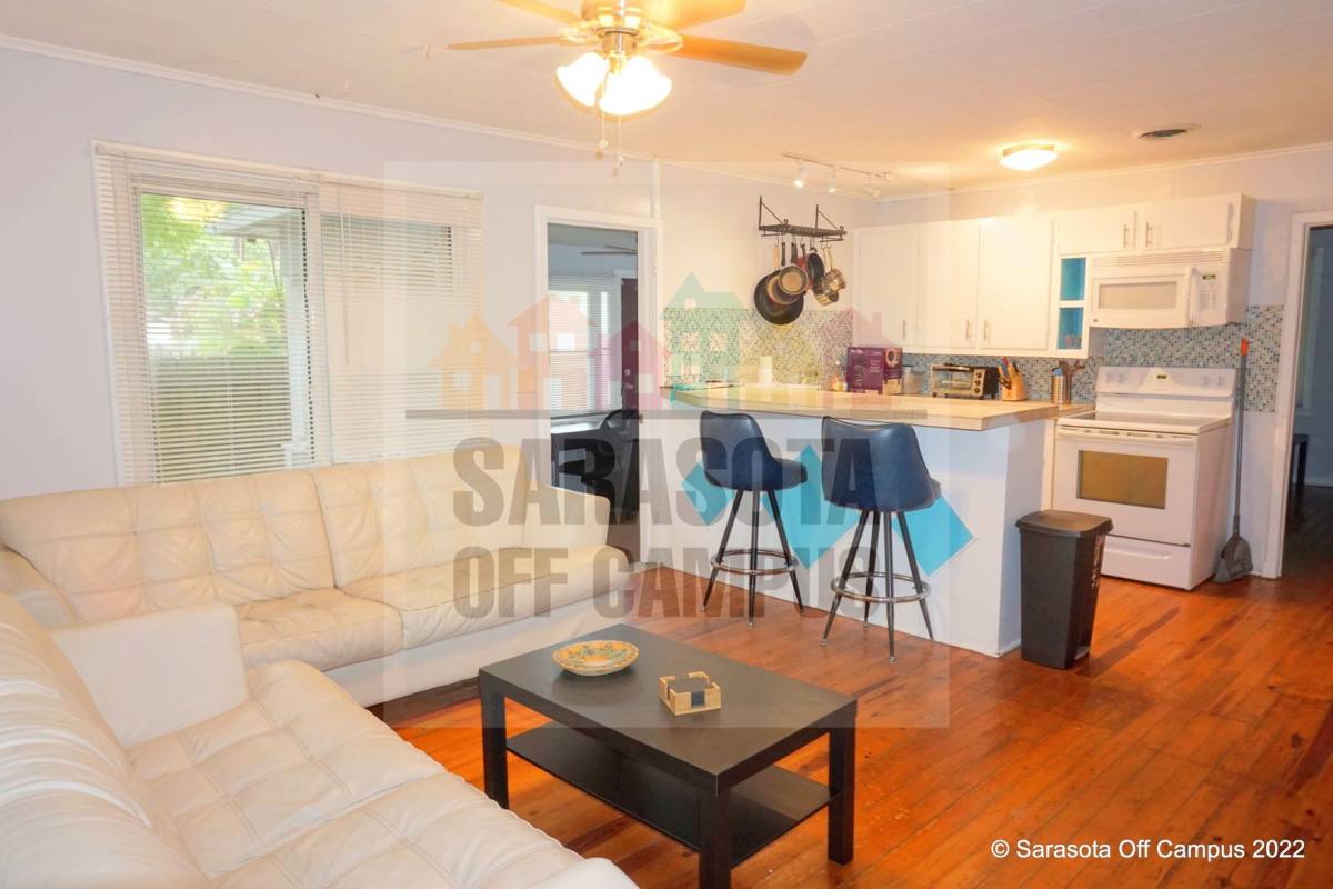 Apartment for rent at 4026 Royal Palm Ave, Sarasota, FL 34234