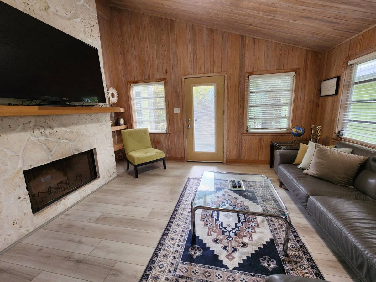 Apartment for rent at 1255 46th St, Sarasota, FL 34234