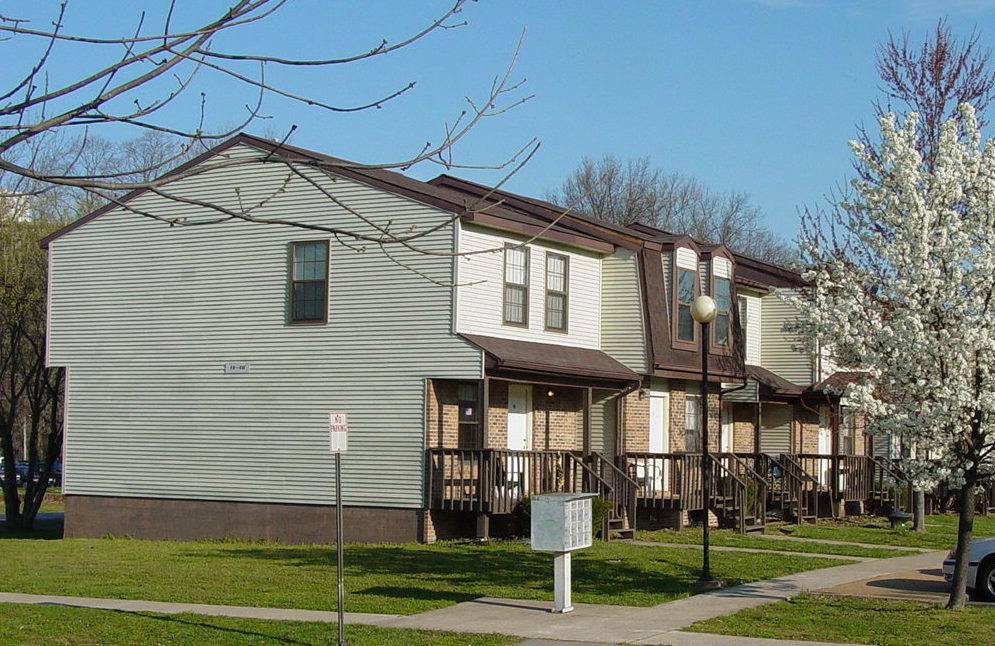 Apartment for rent at 600 E Campus Dr, Carbondale, IL 62901
