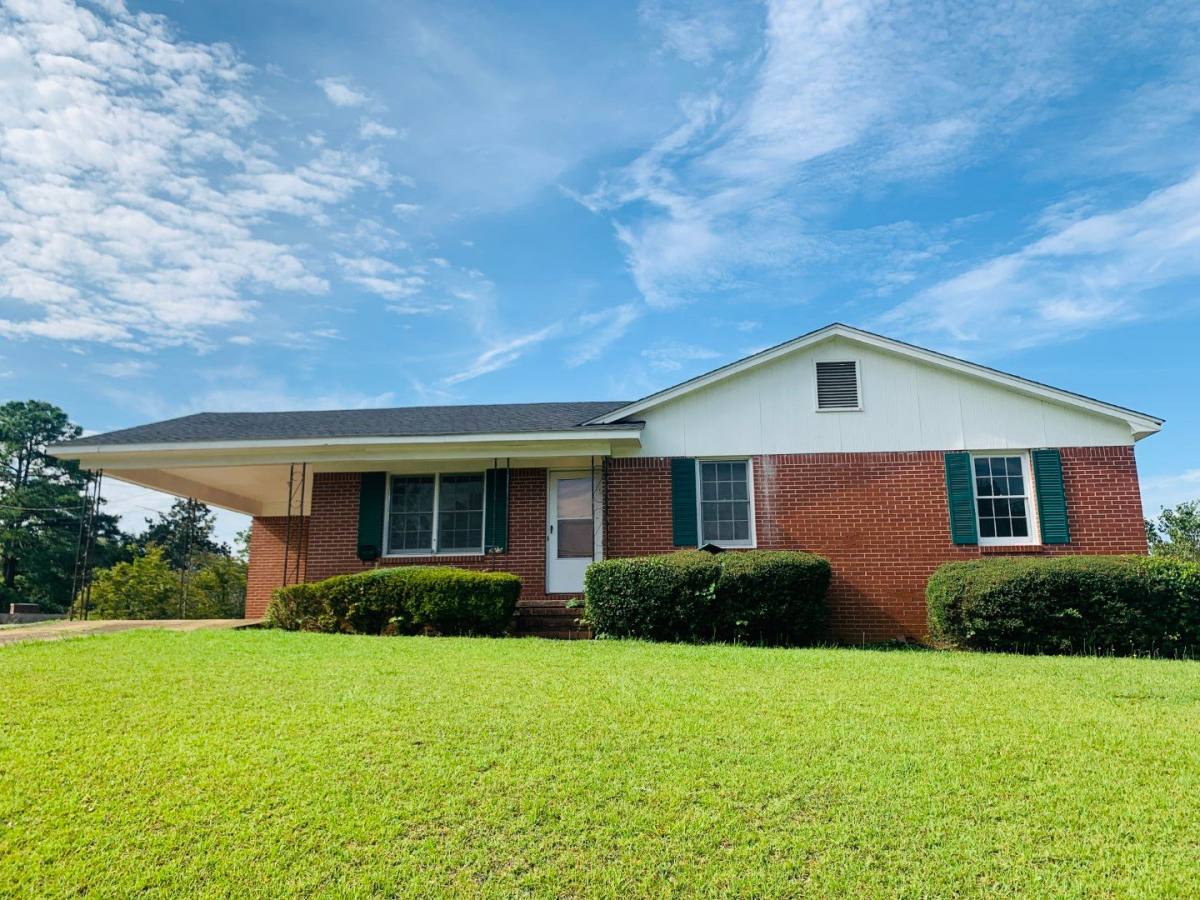 House for rent at 925 Malibu Dr, Lagrange, GA 30240