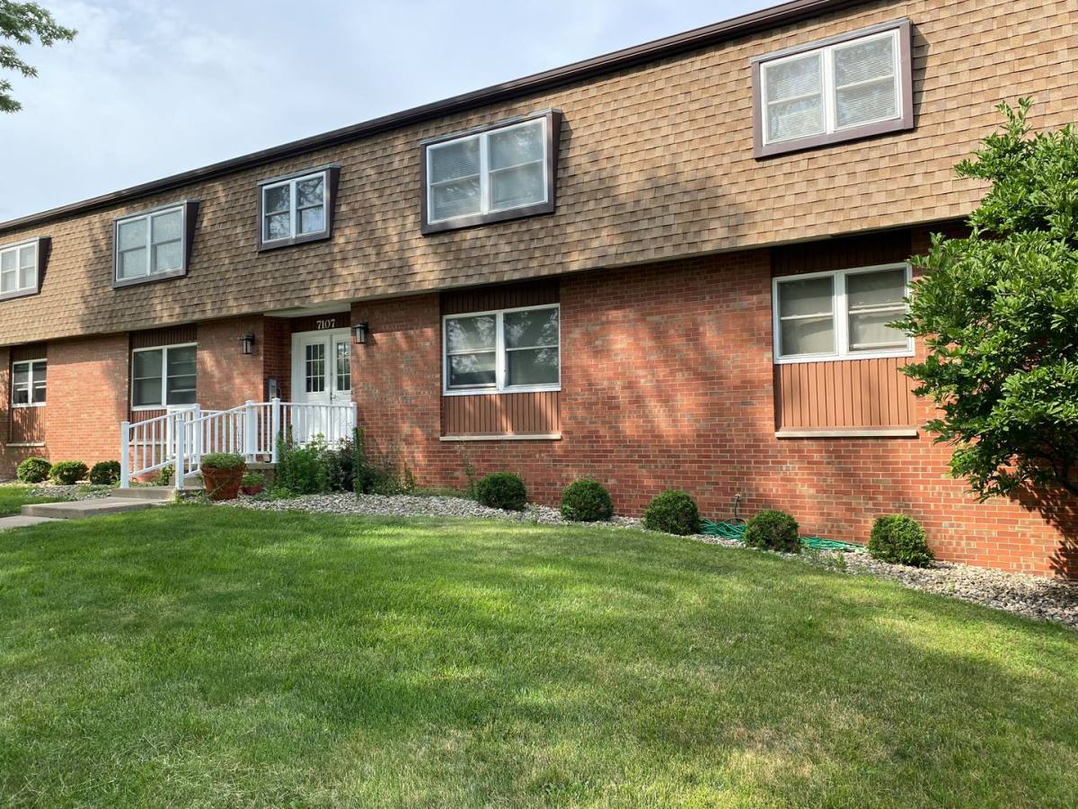 Apartment for rent at 7107-7115 Miramar Dr, Peoria, IL 61614