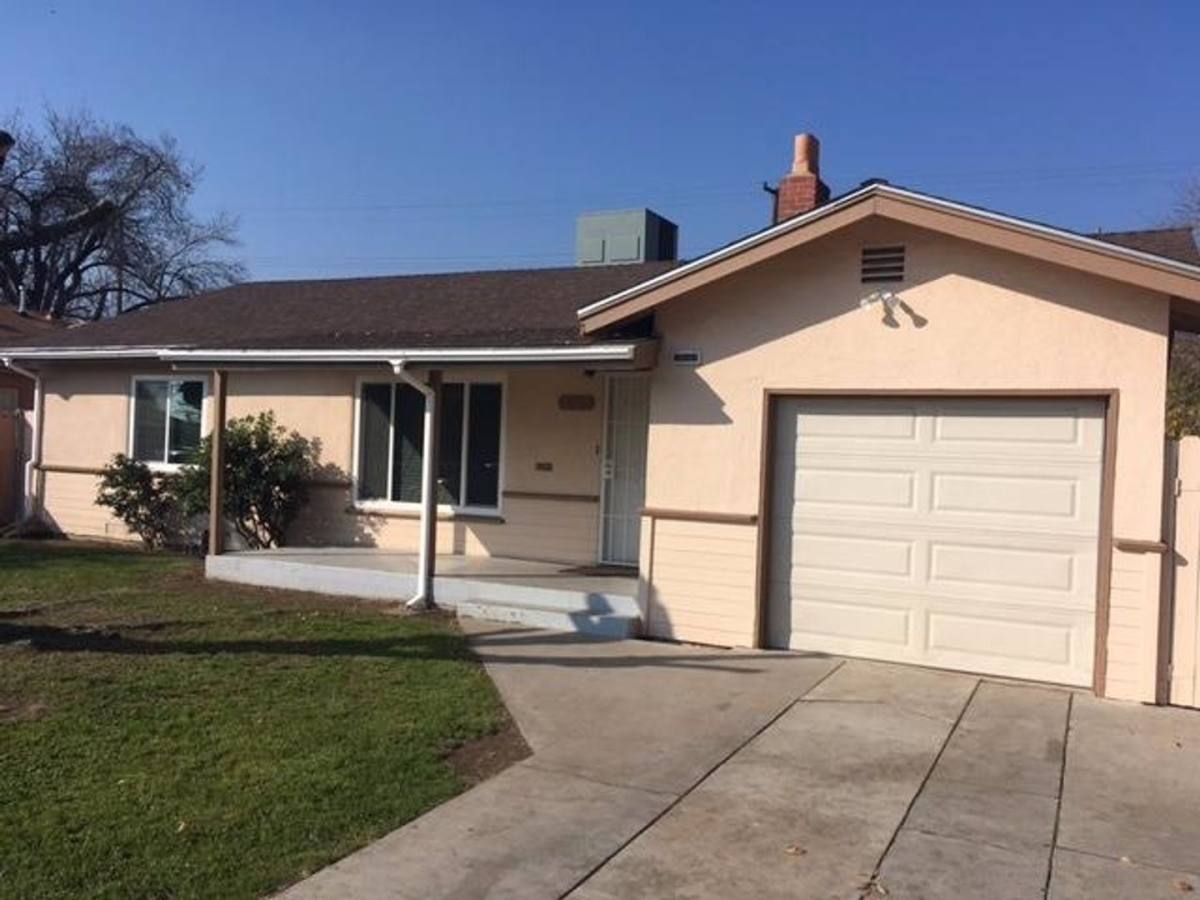 House for rent at 4125 E Brentwood Ave, Fresno, CA 93703