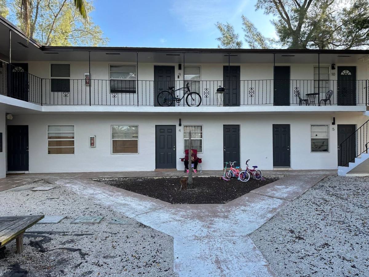 Apartment for rent at 600 NE 46th Court, Fort Lauderdale, FL 33334