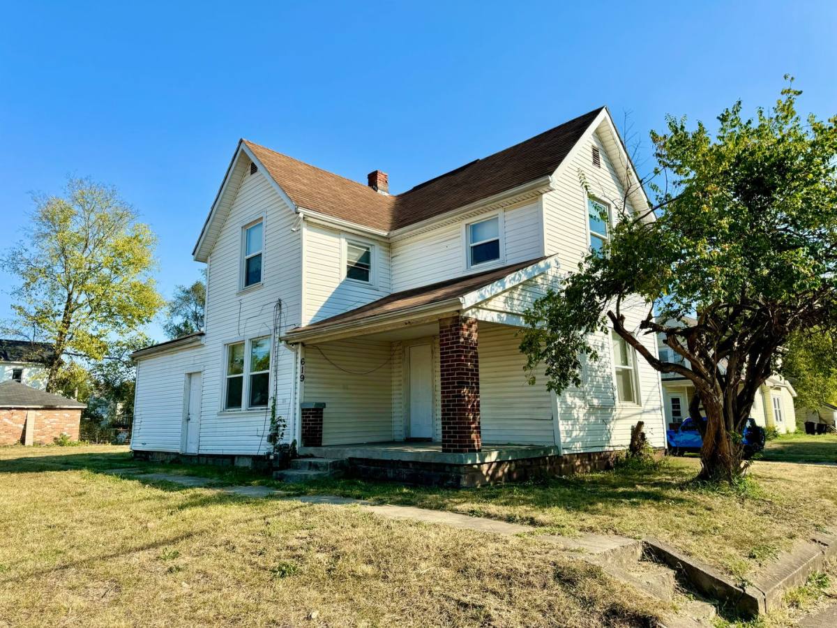 Apartment for rent at 619 & 1 2 Baltimore St, Middletown, OH 45044