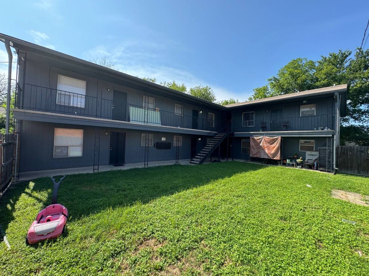 Apartment for rent at 425 W Ave, Killeen, TX 76541