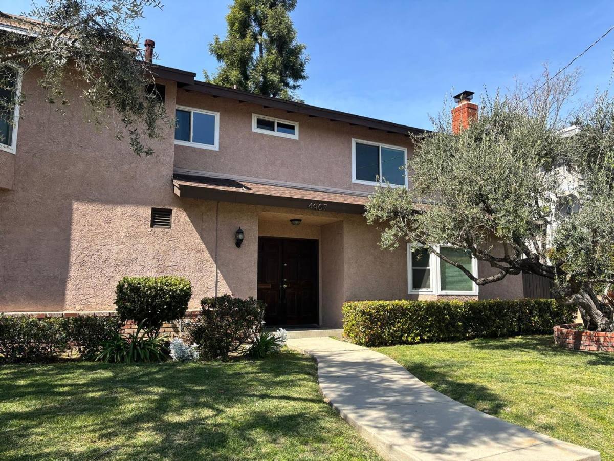 House for rent at 4907 Kester Ave, Sherman Oaks, CA 91403