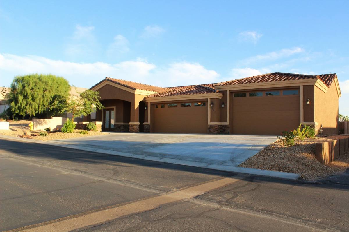 House for rent at 1074 Glen Eagles Dr, Lake Havasu City, AZ 86406